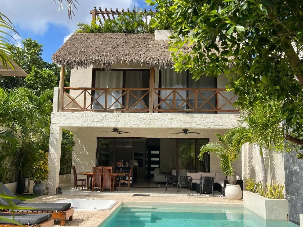 Luxury House Tomanoa - 10Pers - 4Rooms - Pool - Hotjacuzzi - Speed Wifi -Waterfall Tulum Pueblo Villa